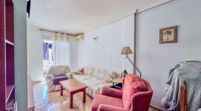 Pis 2 habitacions de 74 m² a Torrevieja (03181)