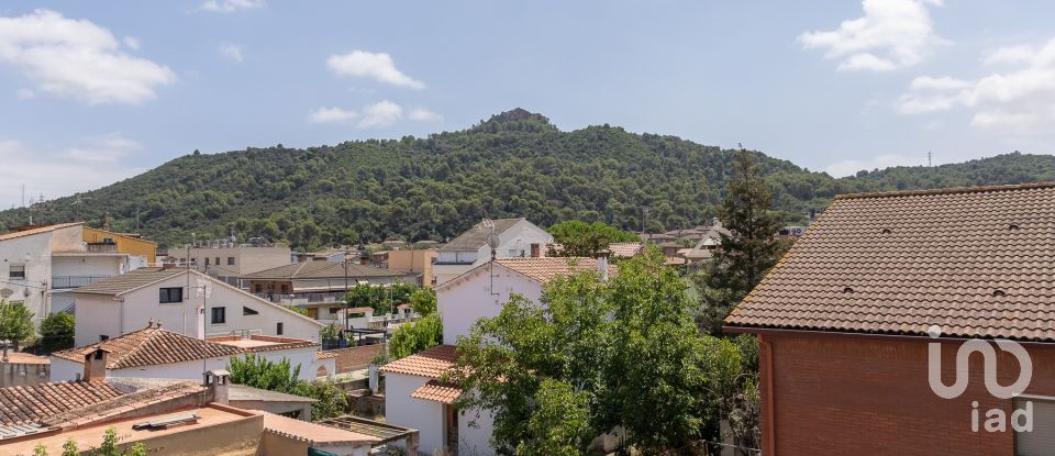 Chalet 3 habitaciones de 249 m² en Montcada i Reixac (08110)