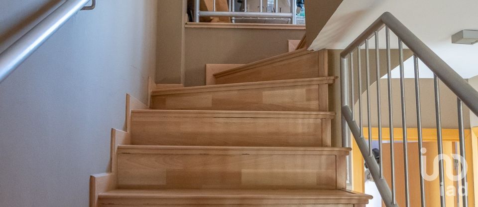 Chalet 3 habitaciones de 249 m² en Montcada i Reixac (08110)