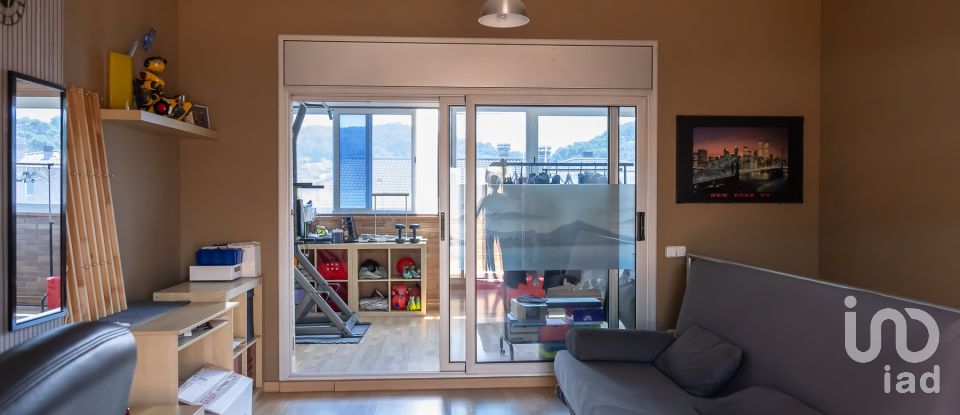 Chalet 3 habitaciones de 249 m² en Montcada i Reixac (08110)