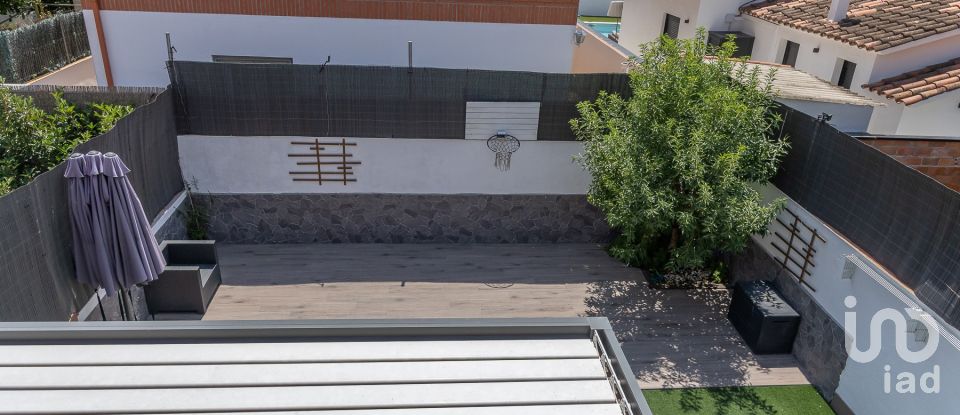 Chalet 3 habitaciones de 249 m² en Montcada i Reixac (08110)