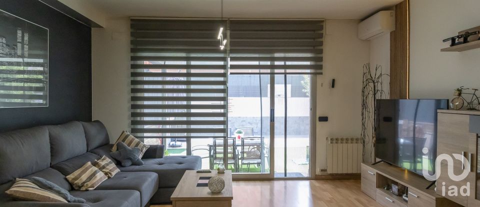 Chalet 3 habitaciones de 249 m² en Montcada i Reixac (08110)