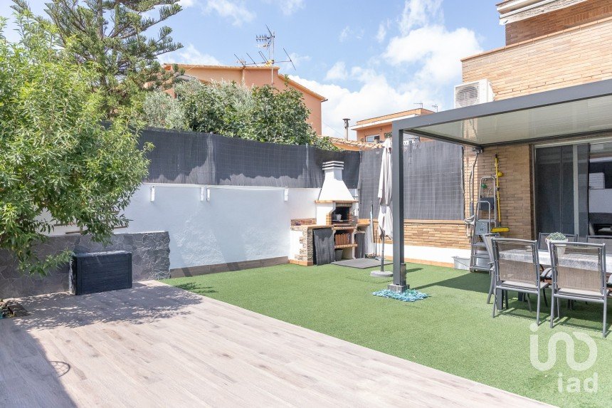 Chalet 3 habitaciones de 249 m² en Montcada i Reixac (08110)