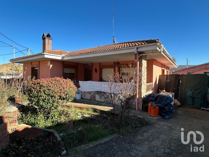 House 5 bedrooms of 250 m² in Cuadros (24620)