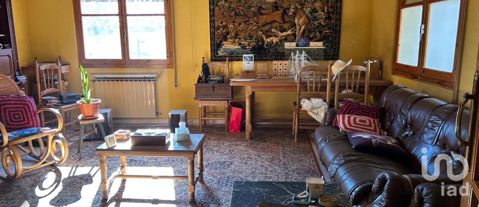 House 5 bedrooms of 250 m² in Cuadros (24620)