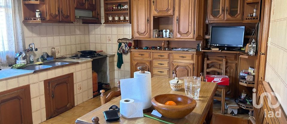 House 5 bedrooms of 250 m² in Cuadros (24620)