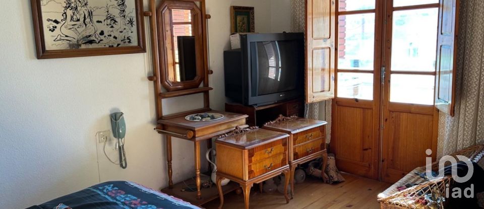 House 5 bedrooms of 250 m² in Cuadros (24620)