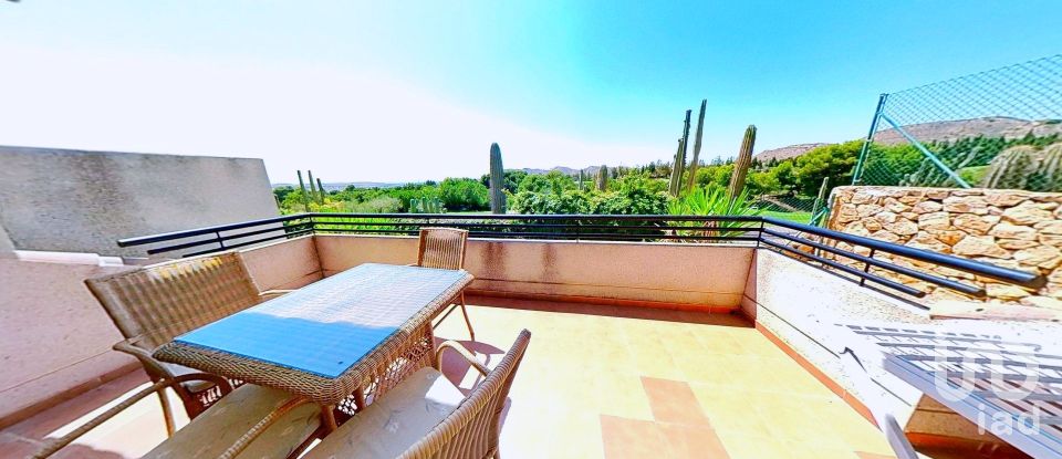 Piso 2 habitaciones de 90 m² en La Serreta (03679)