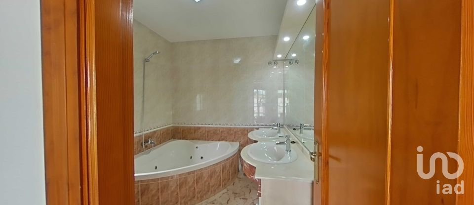 Casa 3 habitaciones de 120 m² en Chiclana de la Frontera (11130)