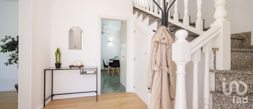 Appartement en maison 4 chambres de 335 m² à Palau-Solita I Plegamans (08184)