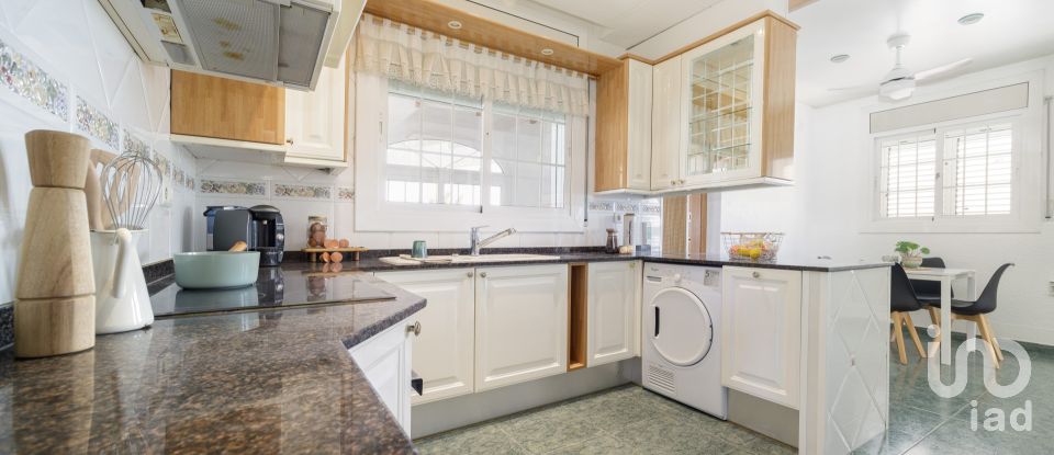 Appartement en maison 4 chambres de 335 m² à Palau-Solita I Plegamans (08184)