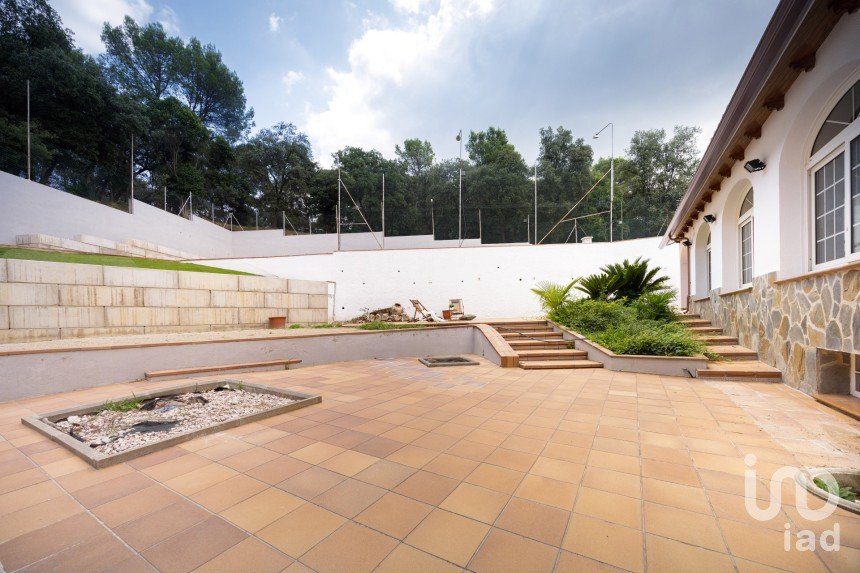 Appartement en maison 4 chambres de 335 m² à Palau-Solita I Plegamans (08184)