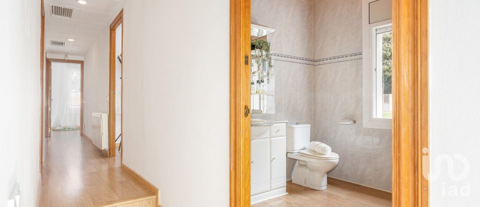 Appartement en maison 4 chambres de 335 m² à Palau-Solita I Plegamans (08184)