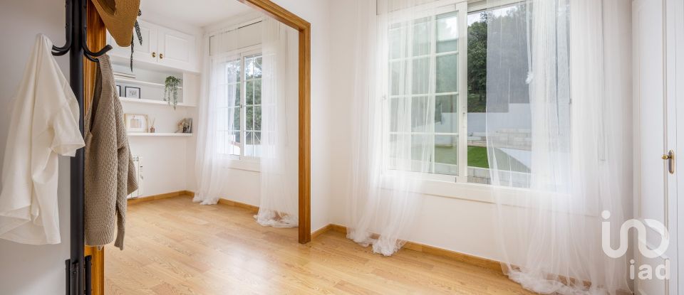 Appartement en maison 4 chambres de 335 m² à Palau-Solita I Plegamans (08184)