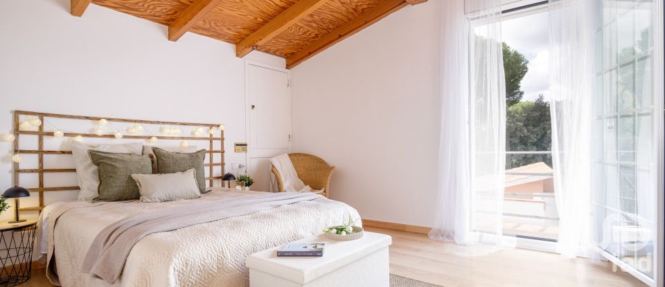 Appartement en maison 4 chambres de 335 m² à Palau-Solita I Plegamans (08184)