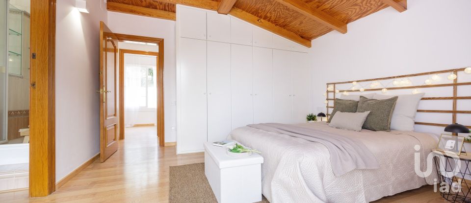 Appartement en maison 4 chambres de 335 m² à Palau-Solita I Plegamans (08184)