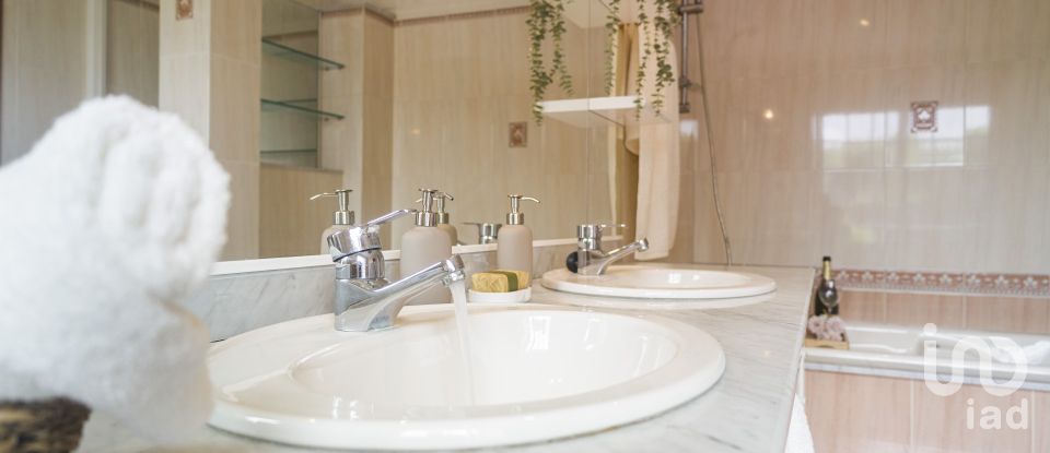 Appartement en maison 4 chambres de 335 m² à Palau-Solita I Plegamans (08184)