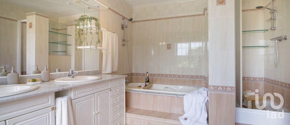 Appartement en maison 4 chambres de 335 m² à Palau-Solita I Plegamans (08184)