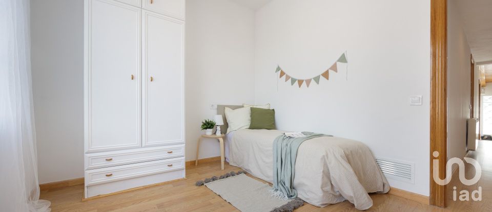 Appartement en maison 4 chambres de 335 m² à Palau-Solita I Plegamans (08184)