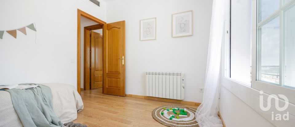 Appartement en maison 4 chambres de 335 m² à Palau-Solita I Plegamans (08184)