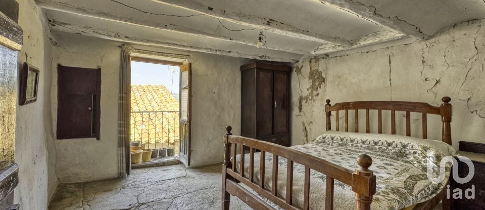 Casa de pueblo 4 habitaciones de 230 m² en Alcalá de la Selva (44432)