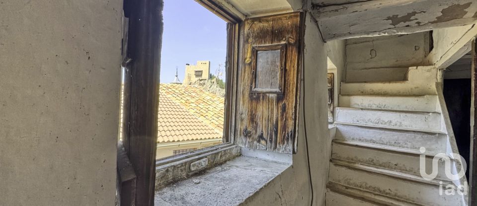 Casa de pueblo 4 habitaciones de 230 m² en Alcalá de la Selva (44432)