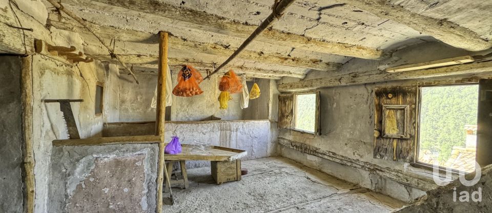 Casa de pueblo 4 habitaciones de 230 m² en Alcalá de la Selva (44432)