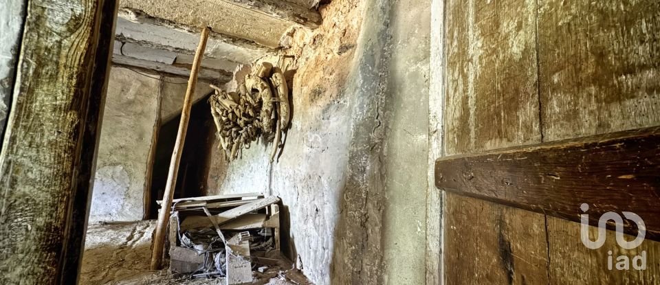 Casa de pueblo 4 habitaciones de 230 m² en Alcalá de la Selva (44432)