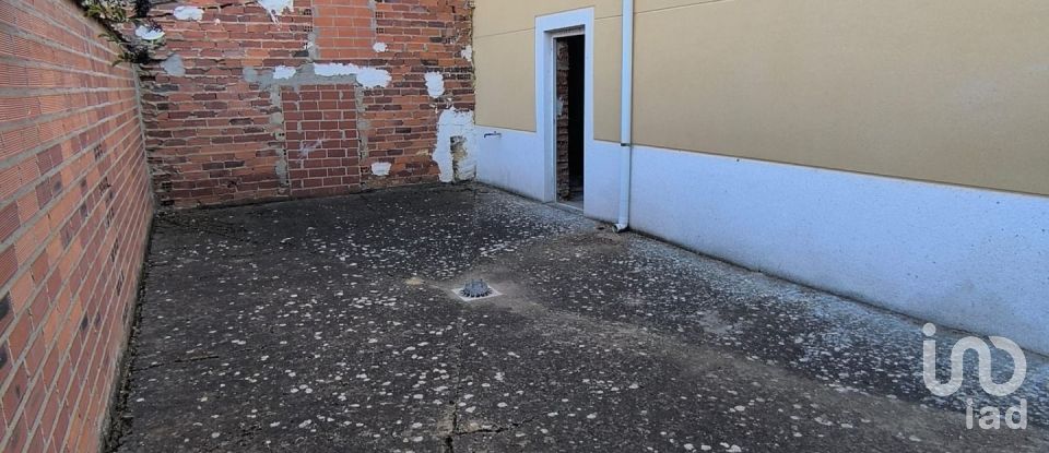 House 2 bedrooms of 90 m² in Bercianos del Páramo (24252)