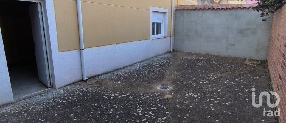 House 2 bedrooms of 90 m² in Bercianos del Páramo (24252)