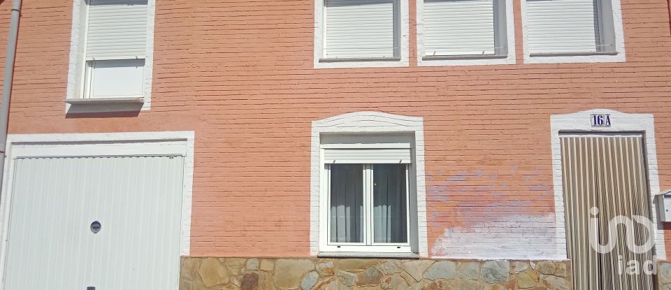 House 6 bedrooms of 148 m² in Veguellina de Fondo (24358)