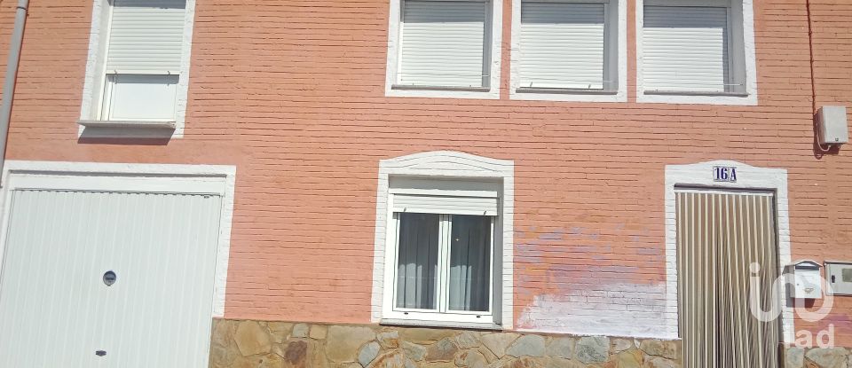 House 6 bedrooms of 148 m² in Veguellina de Fondo (24358)