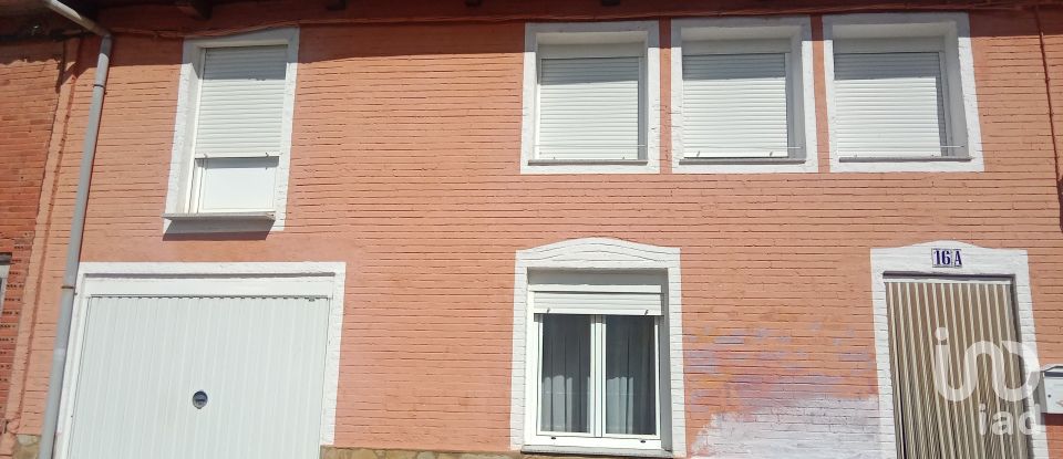 House 6 bedrooms of 148 m² in Veguellina de Fondo (24358)