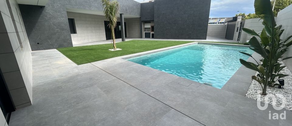 Chalet 5 habitaciones de 367 m² en San Pedro del Pinatar (30740)