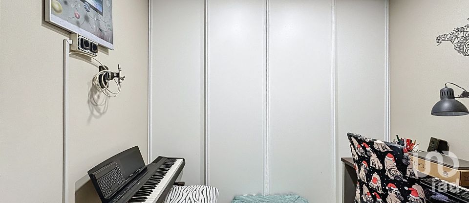 Piso 3 habitaciones de 88 m² en Aren (36992)