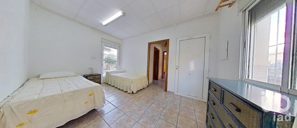 Casa de poble 6 habitacions de 275 m² a Catral (03158)