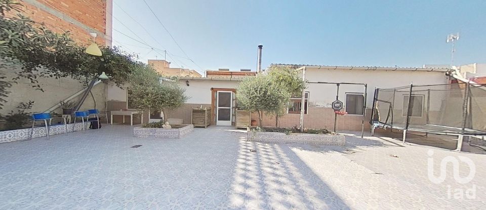 Casa de poble 6 habitacions de 275 m² a Catral (03158)