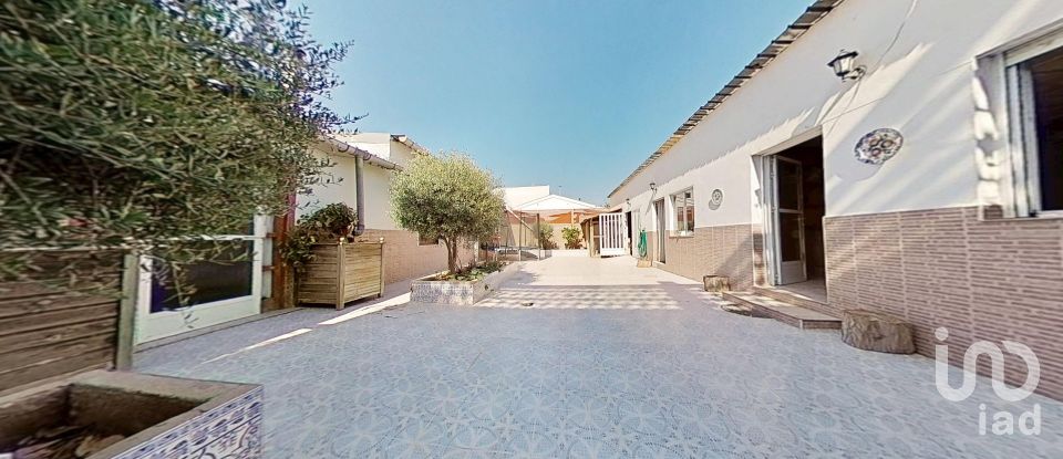 Casa de poble 6 habitacions de 275 m² a Catral (03158)