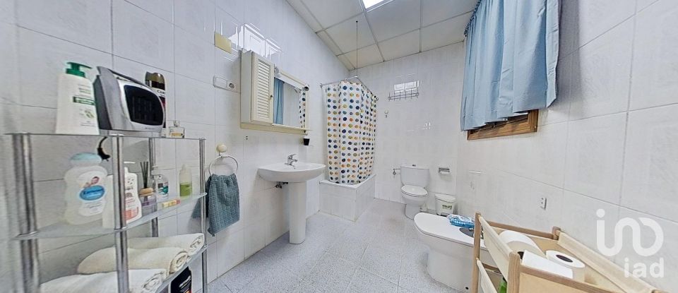 Casa de poble 6 habitacions de 275 m² a Catral (03158)