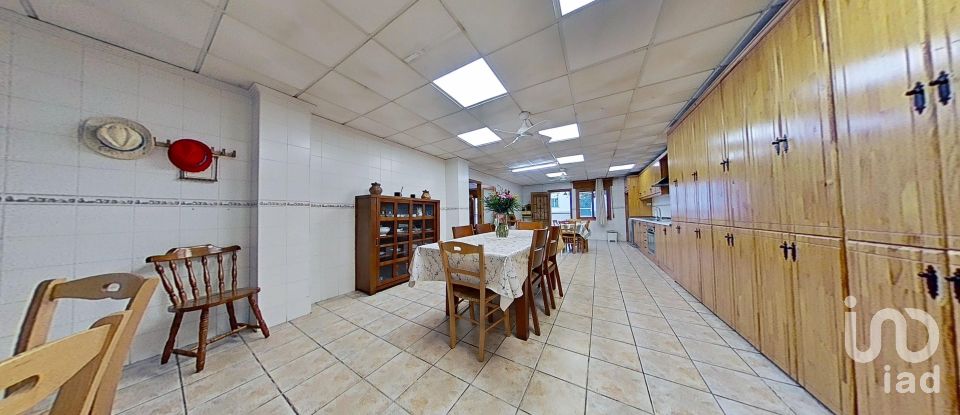 Casa de poble 6 habitacions de 275 m² a Catral (03158)