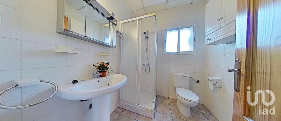 Casa de poble 6 habitacions de 275 m² a Catral (03158)