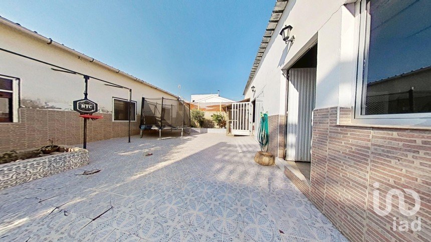 Casa de poble 6 habitacions de 275 m² a Catral (03158)