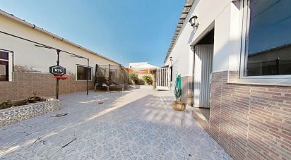 Village house 6 bedrooms of 275 m² in Catral (03158)