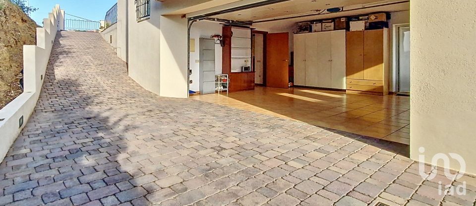 Maison 3 chambres de 250 m² à La Bisbal d'Emporda (17100)