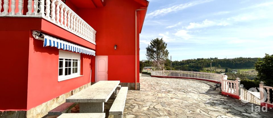 Chalet 5 habitaciones de 336 m² en Acea Da Ma (15174)