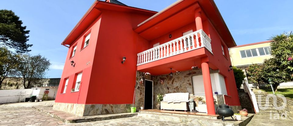 Chalet 5 habitaciones de 336 m² en Acea Da Ma (15174)