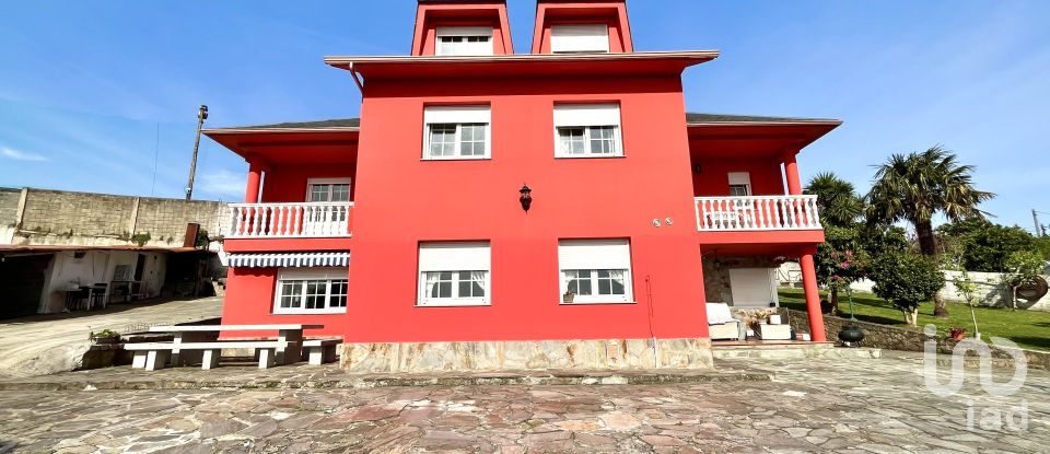 Chalet 5 habitaciones de 336 m² en Acea Da Ma (15174)