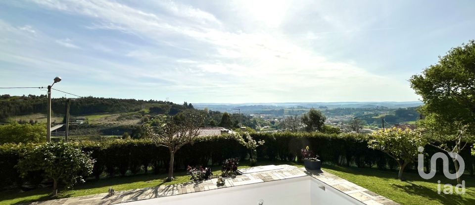 Chalet 5 habitaciones de 336 m² en Acea Da Ma (15174)