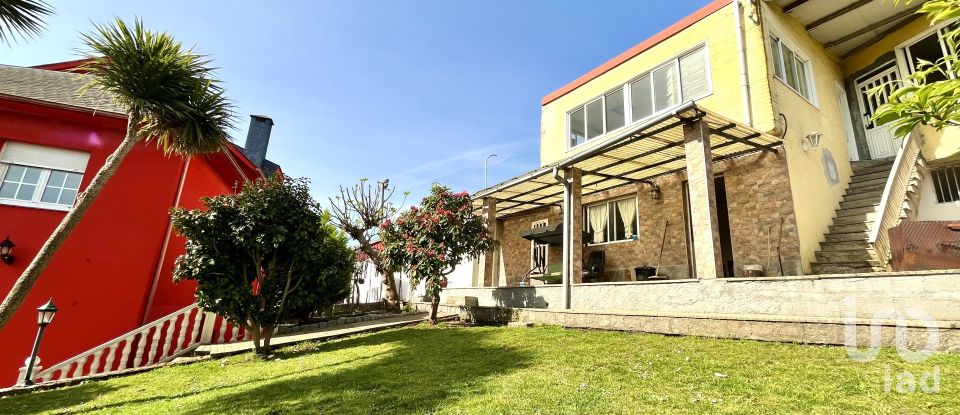 Chalet 5 habitaciones de 336 m² en Acea Da Ma (15174)