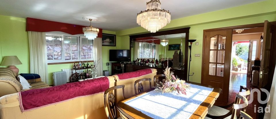 Chalet 5 habitaciones de 336 m² en Acea Da Ma (15174)